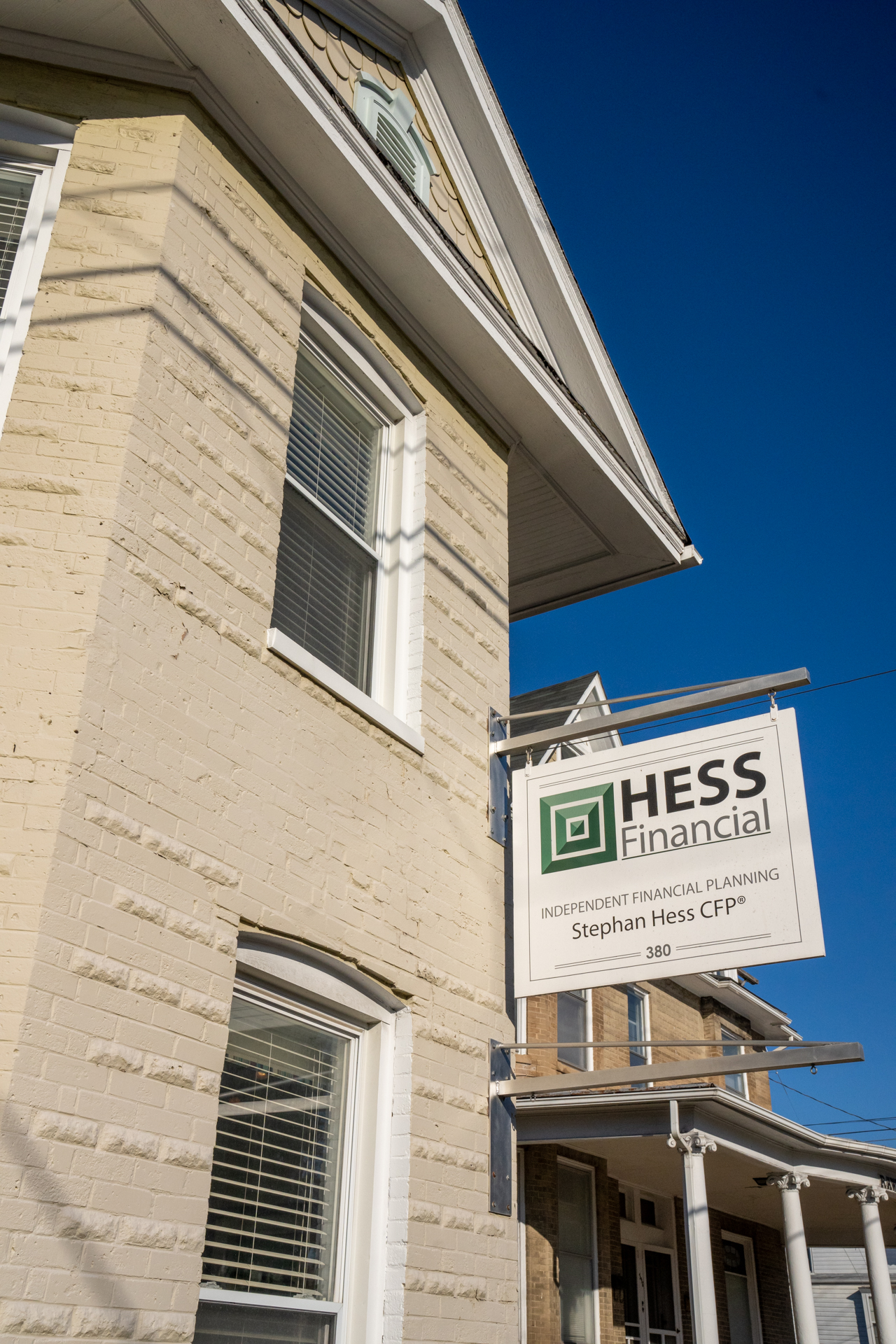 exterior shot of Hess Financial in Harrisonburg home of Hess's CERTIFIED FINANCIAL PLANNER﻿™